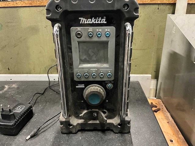 Makita bmr100 bouwradio - afbeelding 2 van  4