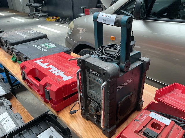 Makita bmr100 radio - afbeelding 2 van  3