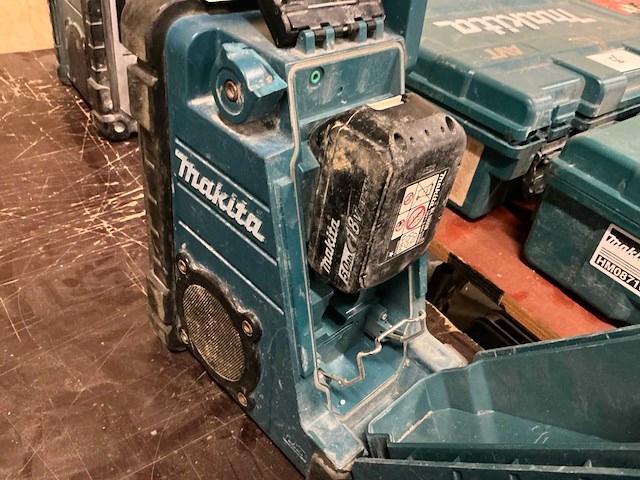 Makita bmr102 bouwradio - afbeelding 5 van  5