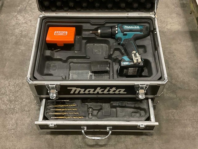 Makita boormachine - afbeelding 2 van  3