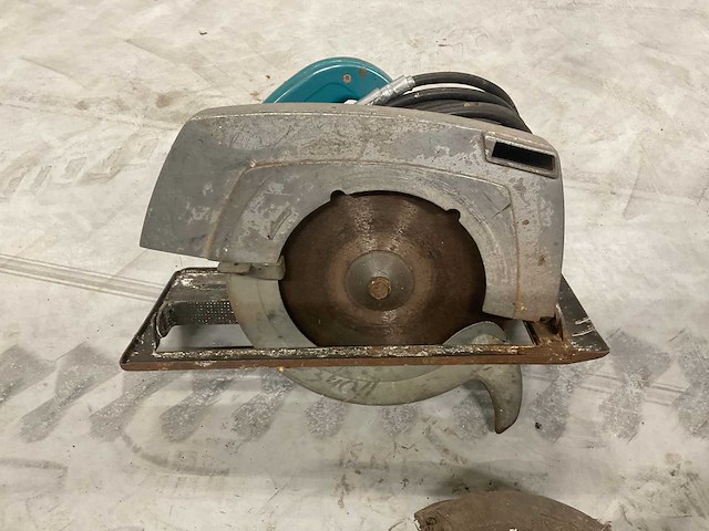 Makita cirkelzaag - afbeelding 1 van  7