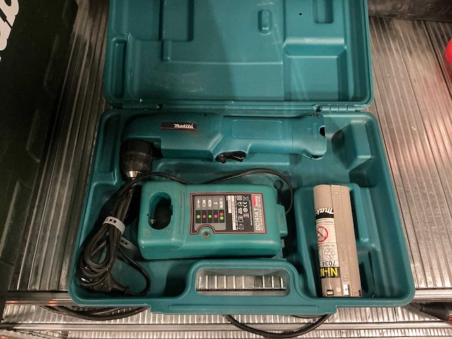 Makita da302d haakse boormachine - afbeelding 1 van  3