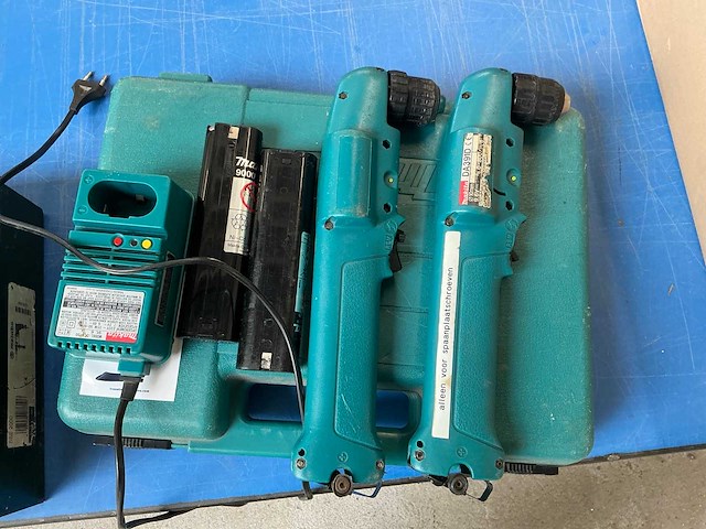 Makita da391d haakse accuboormachine (2x) - afbeelding 1 van  1
