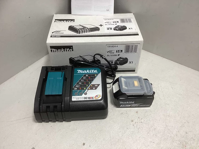 Makita dc18rc accu snellader + 3ah accu - afbeelding 1 van  1