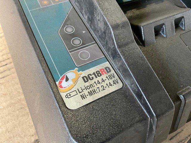 Makita dc18rd acculader - afbeelding 2 van  4