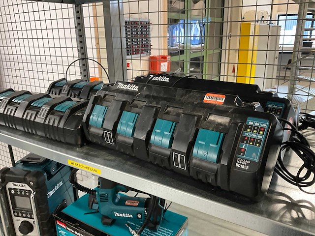 Makita dc18sf acculader (5x) - afbeelding 1 van  4