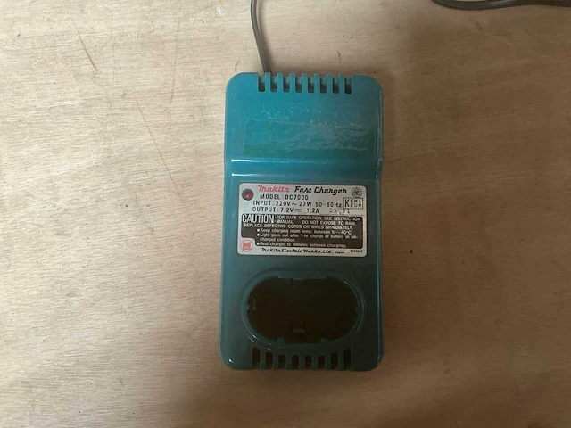 Makita dc7000 acculader - afbeelding 3 van  3