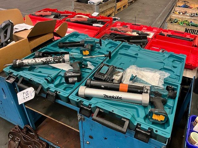 Makita dcg 180 accu lijm- en kitspuit (3x) - afbeelding 11 van  12