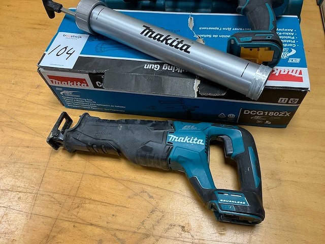 Makita dcg180zx kitspuit en djr187 reciprozaag - afbeelding 3 van  5