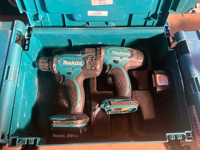 Makita ddf343 accu boormachine (2x) - afbeelding 2 van  4