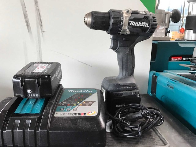 Makita df484 schroefboormachine - afbeelding 1 van  1