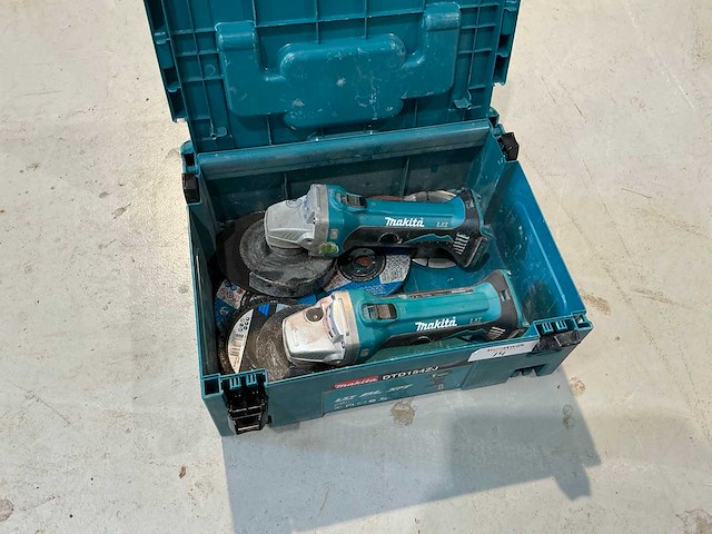 Makita dga452 haakse slijpmachine (2x) - afbeelding 1 van  4