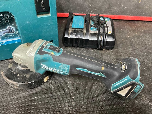 Makita dga504 slijpmachine - afbeelding 2 van  7