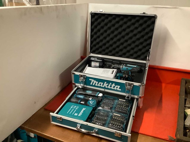 Makita dhp482 boormachine - afbeelding 1 van  2