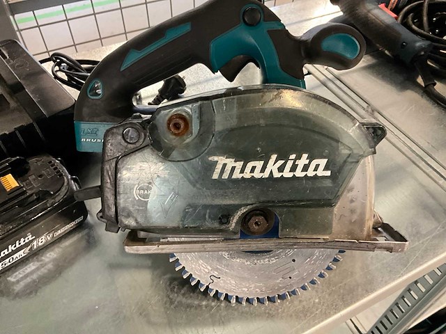 Makita dhs680 / dcs553 cirkelzaagmachine (2x) - afbeelding 4 van  6
