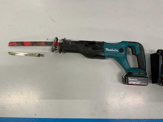 Makita djr 186 reciprozaag met 18v-acculader - afbeelding 4 van  4