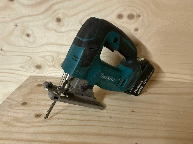 Makita djv182 decoupeerzaag - afbeelding 1 van  4