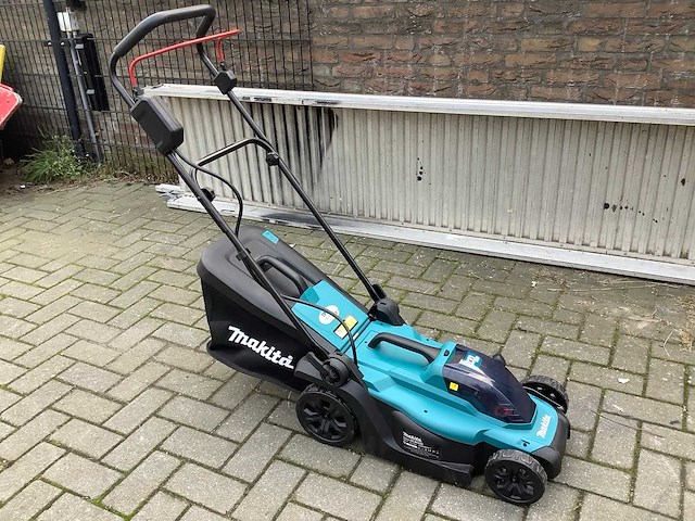 Makita dlm330 grasmaaier - afbeelding 1 van  3