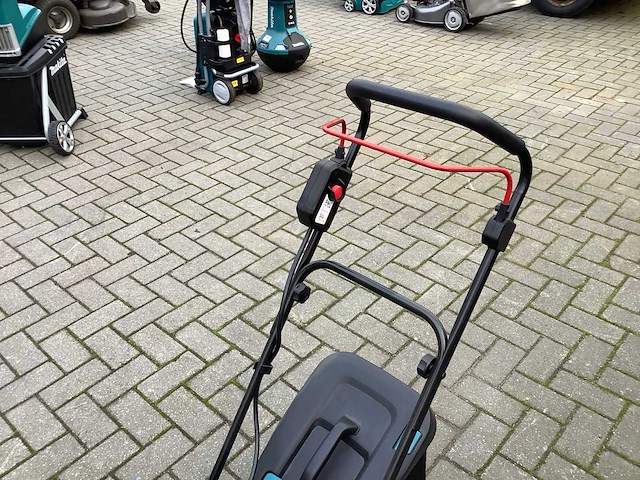 Makita dlm330 grasmaaier - afbeelding 3 van  5