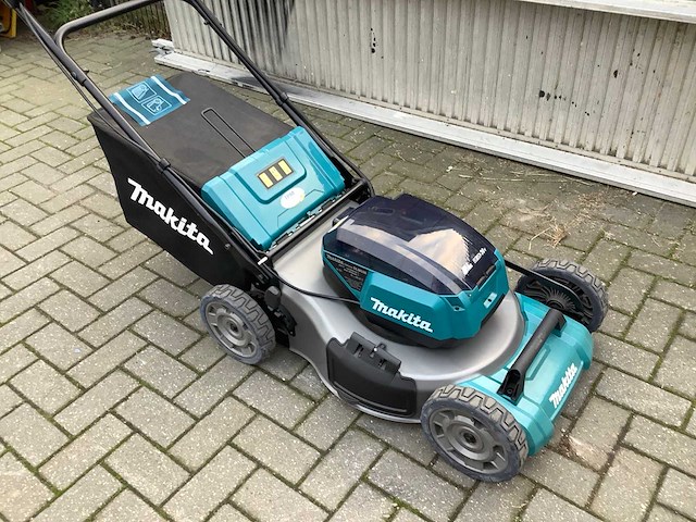 Makita dlm530 grasmaaier - afbeelding 2 van  3