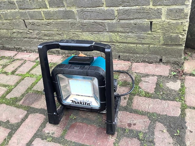 Makita dlm805 bouwlamp - afbeelding 1 van  3