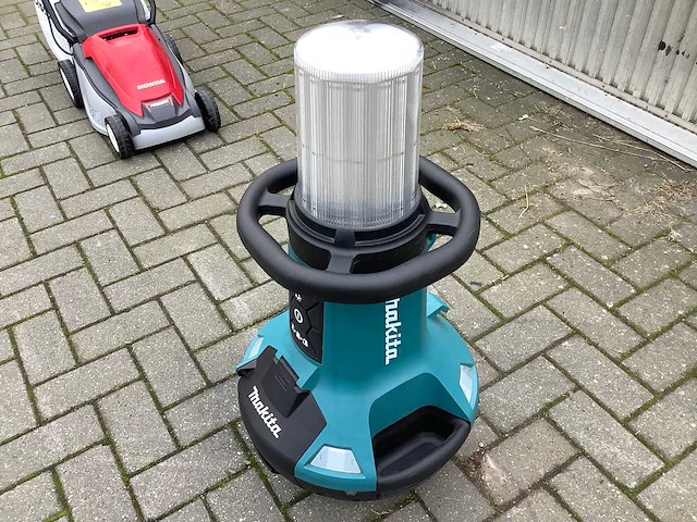 Makita dlm810 bouwlamp - afbeelding 2 van  3