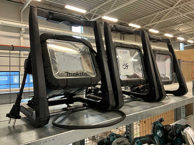 Makita dml805 accu bouwlamp (3x) - afbeelding 2 van  4