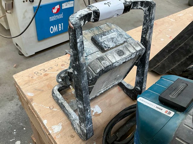 Makita dml805 bouwlamp (3x) - afbeelding 4 van  4