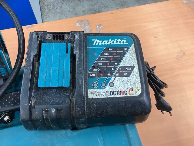 Makita dmp180 luchtpomp 18v incl. acculader dc18rc + 14.4v accu - afbeelding 13 van  13