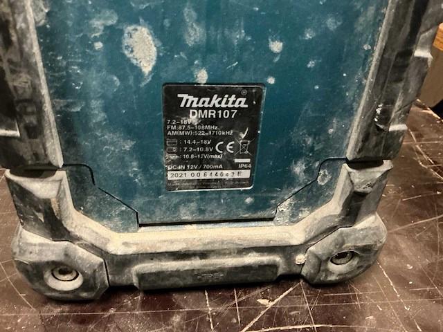 Makita dmr107 bouwradio - afbeelding 3 van  4