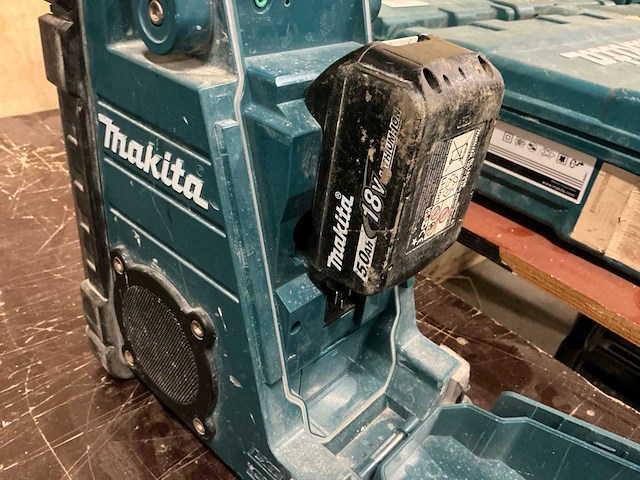 Makita dmr107 bouwradio - afbeelding 4 van  4
