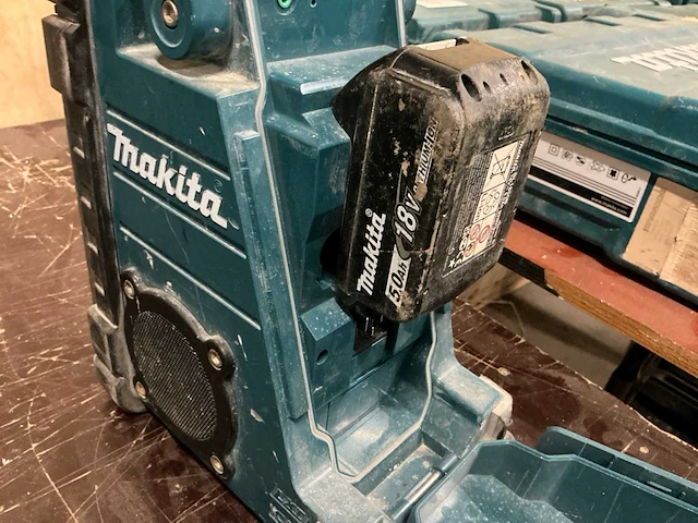 Makita dmr107 bouwradio - afbeelding 4 van  4