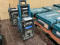 Makita dmr110 bouwradio - afbeelding 1 van  4