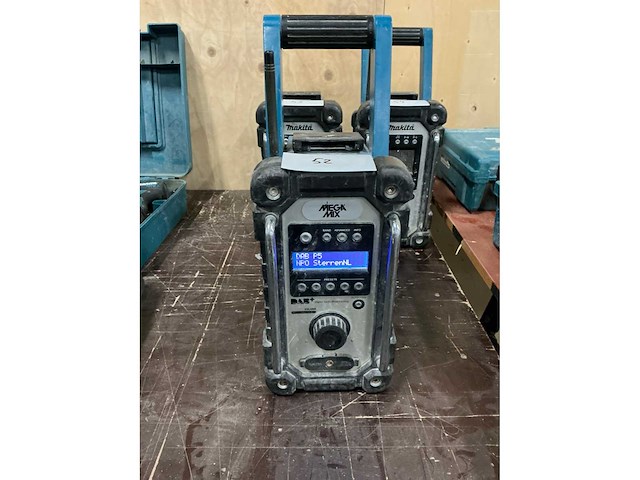 Makita dmr110 bouwradio - afbeelding 2 van  4