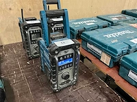 Makita dmr110 bouwradio - afbeelding 1 van  4