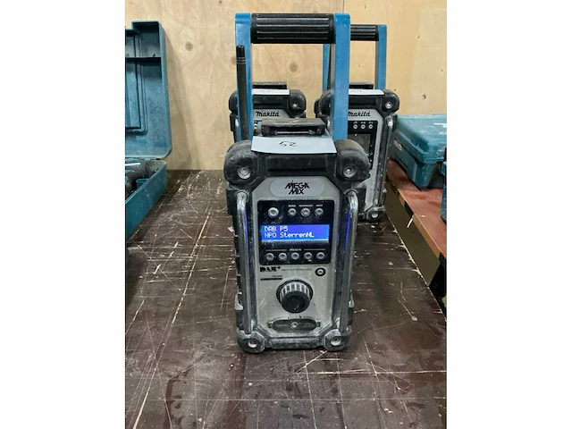 Makita dmr110 bouwradio - afbeelding 2 van  4