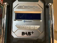 Makita dmr112 bluetooth/dab+ bouwradio op accu - afbeelding 4 van  5