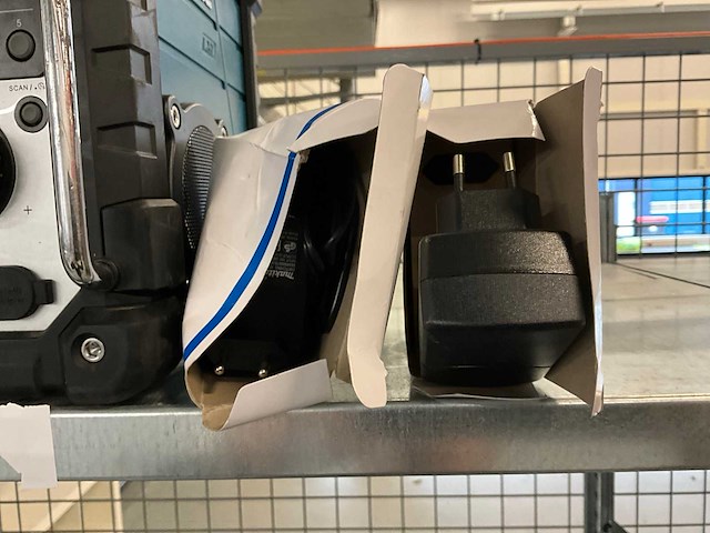 Makita dmr116 accu radio (3x) - afbeelding 3 van  4