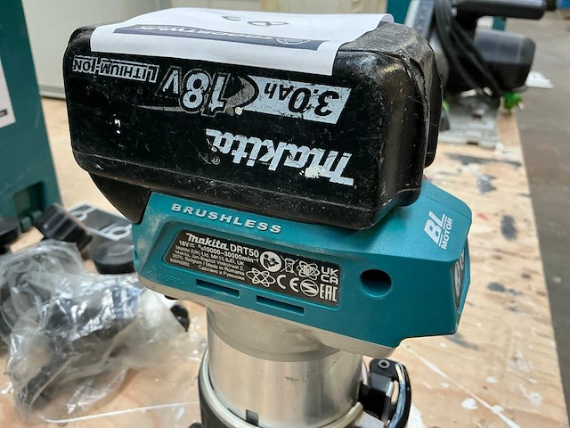 Makita drt50 freesmachine - afbeelding 3 van  3