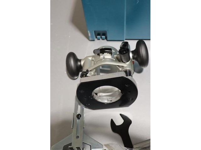 Makita drt50zjx2 koolborstelloze accu-boven- en kantenfrees, 18v - afbeelding 7 van  9