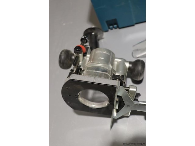 Makita drt50zjx2 koolborstelloze accu-boven- en kantenfrees, 18v - afbeelding 9 van  10