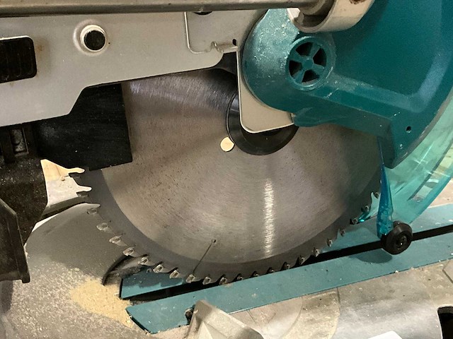 Makita dsl111 radiaal accu-afkortzaagmachine - afbeelding 4 van  7