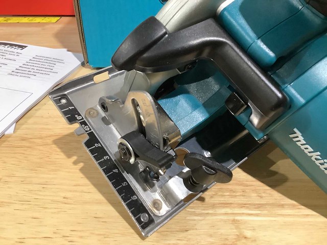 Makita dss501z cirkelzaagmachine op accu - afbeelding 7 van  9