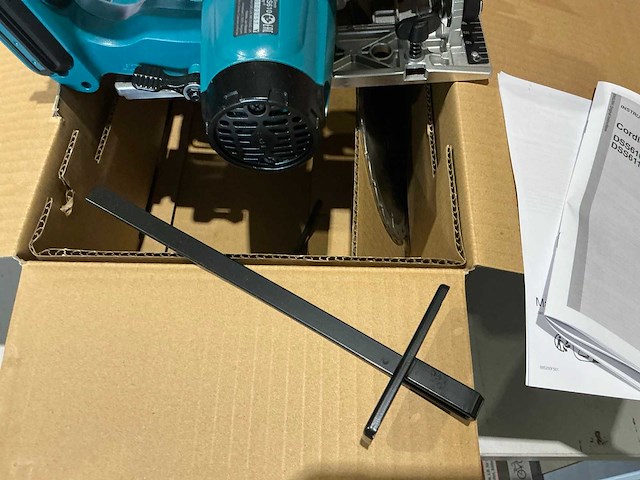 Makita dss610z cirkelzaagmachine - afbeelding 7 van  8
