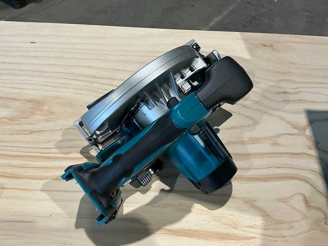 Makita dss611z cirkelzaagmachine - afbeelding 2 van  5