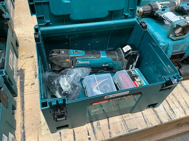 Makita dtm51 multi-tool - afbeelding 1 van  2