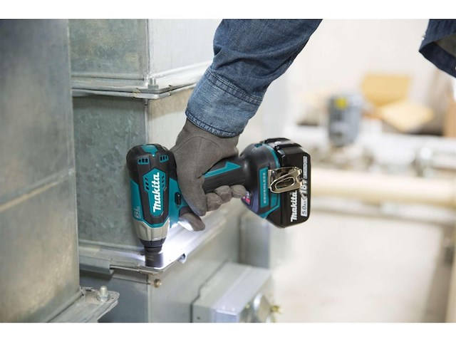 Makita dtw180rtj 18v liion accu slagmoersleutel set (2x 50ah) in mbox - afbeelding 2 van  3