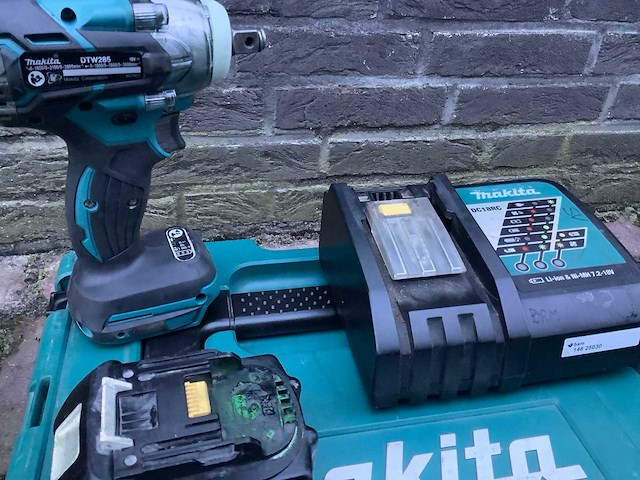 Makita dtw285 accu slagmoersleutel - afbeelding 3 van  3