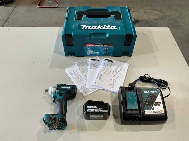 Makita dtw300 slagmoersleutelset - afbeelding 1 van  6