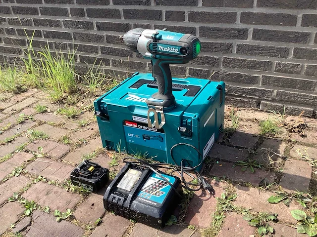 Makita dtw450 slagmoersleutel - afbeelding 3 van  6
